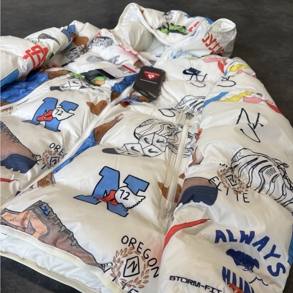 Nike Men Graphic Multicolor Puffer Jacket - Picture 3 of 8